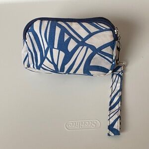 Stylish Blue and White Patterned Wristlet